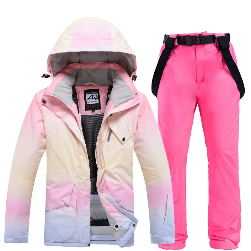 Damen-Skianzug mit farbiger Jacke und Hose