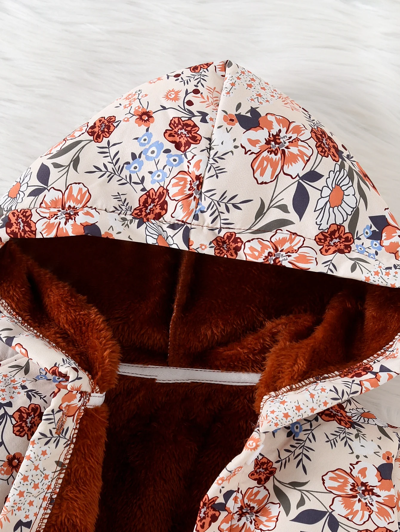 Mädchen-Kapuzenjacke mit Blumenmuster und Fleecefutter – Bild 3