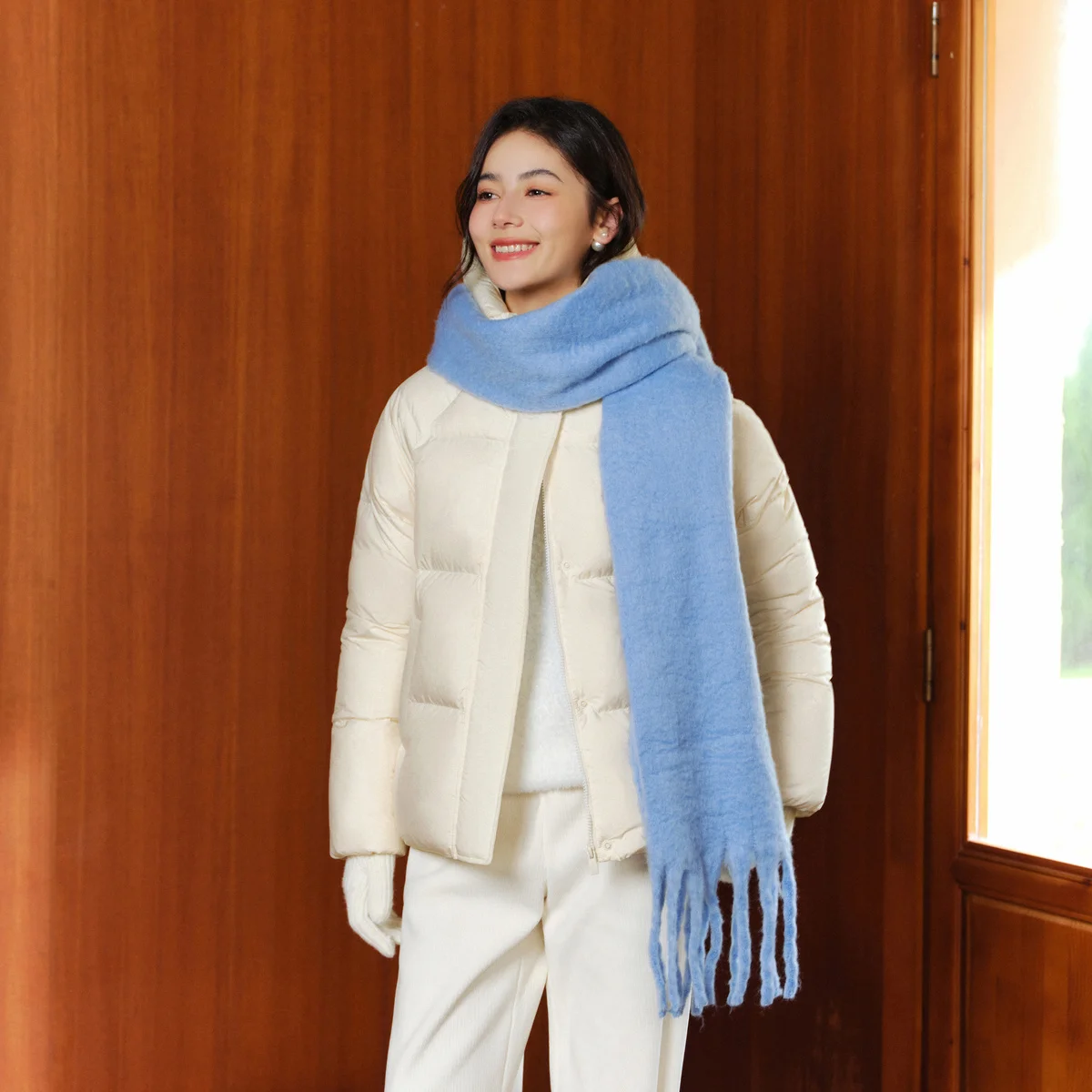 Damen-Daunenjacke mit Kapuze – einfarbige Winterjacke – Bild 5
