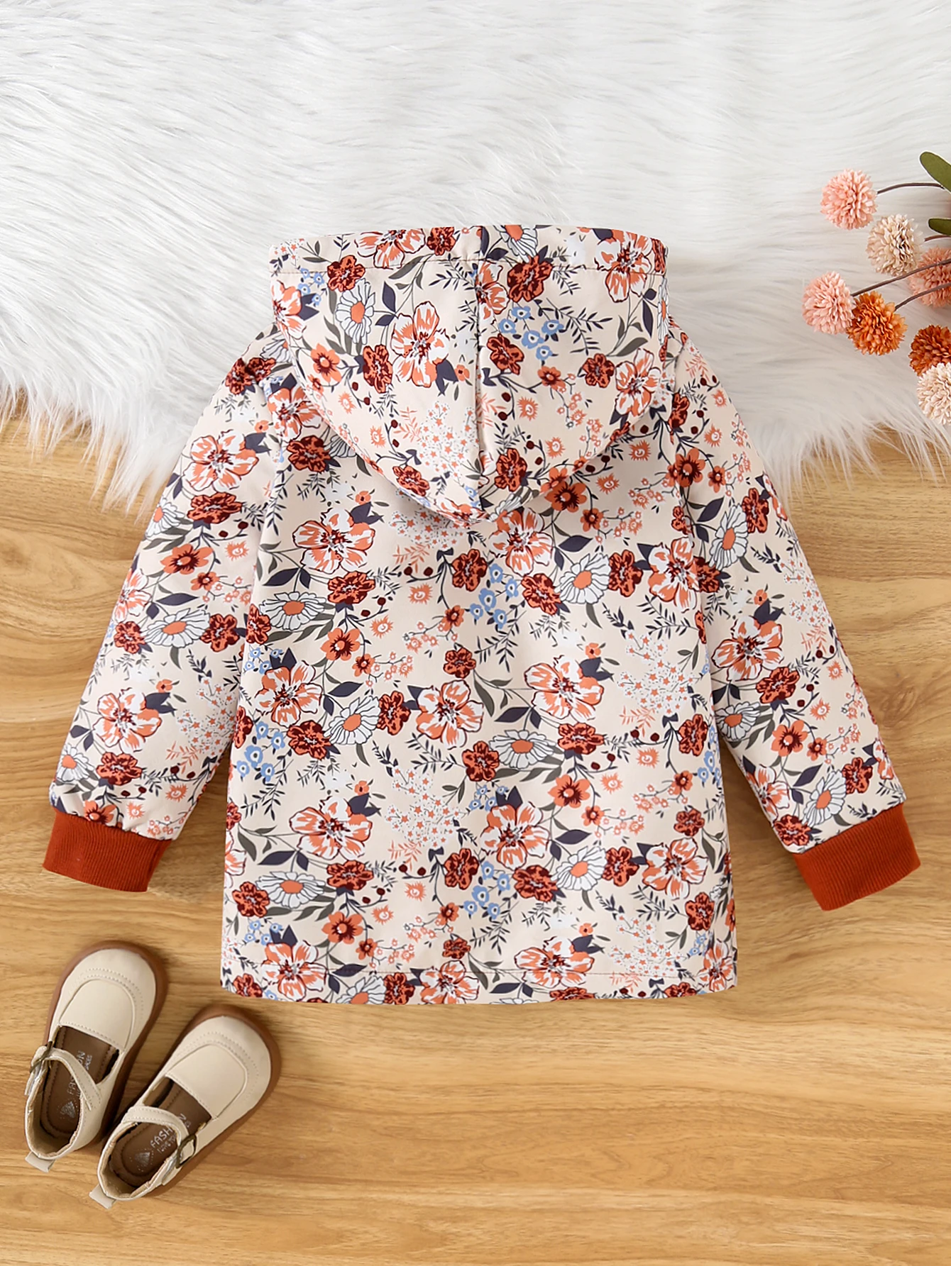 Mädchen-Kapuzenjacke mit Blumenmuster und Fleecefutter – Bild 2
